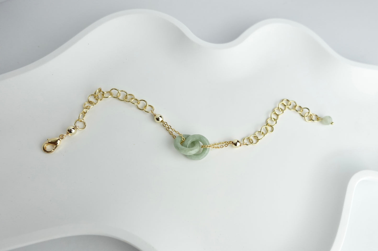 Interlinked Jade Bracelet (Medium Jade Green)