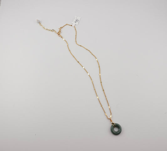 Drop jade necklace
