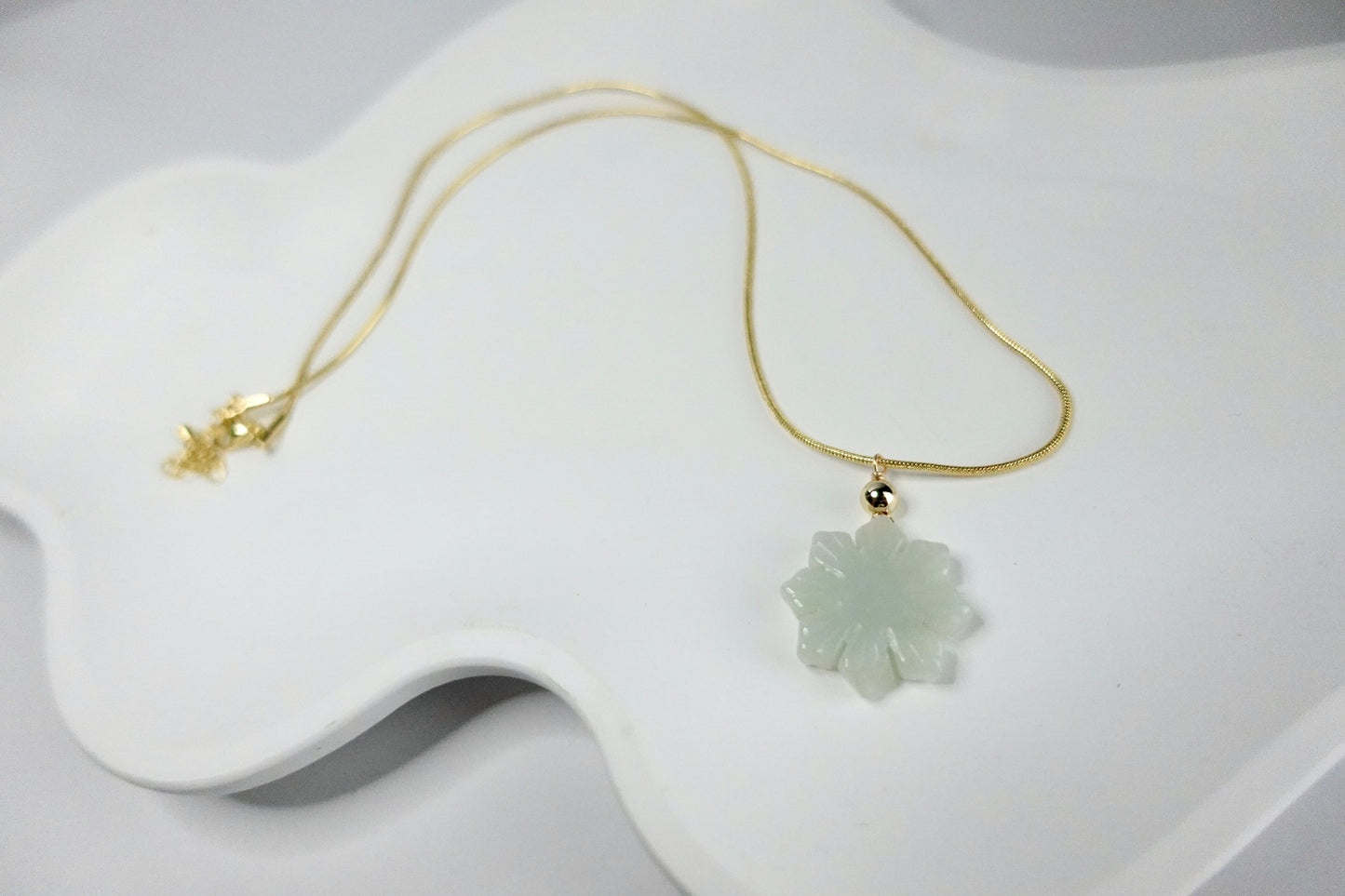 Filipino sun necklace (light green)