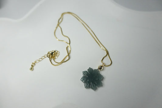 Filipino sun necklace (dark green)