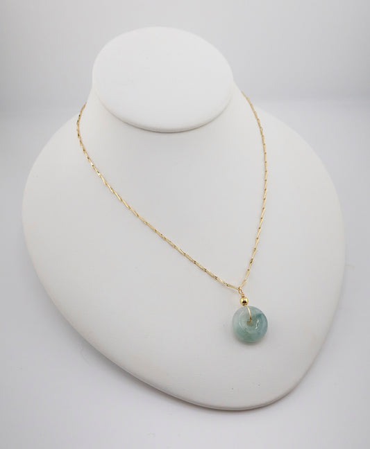 Dropped jade necklace