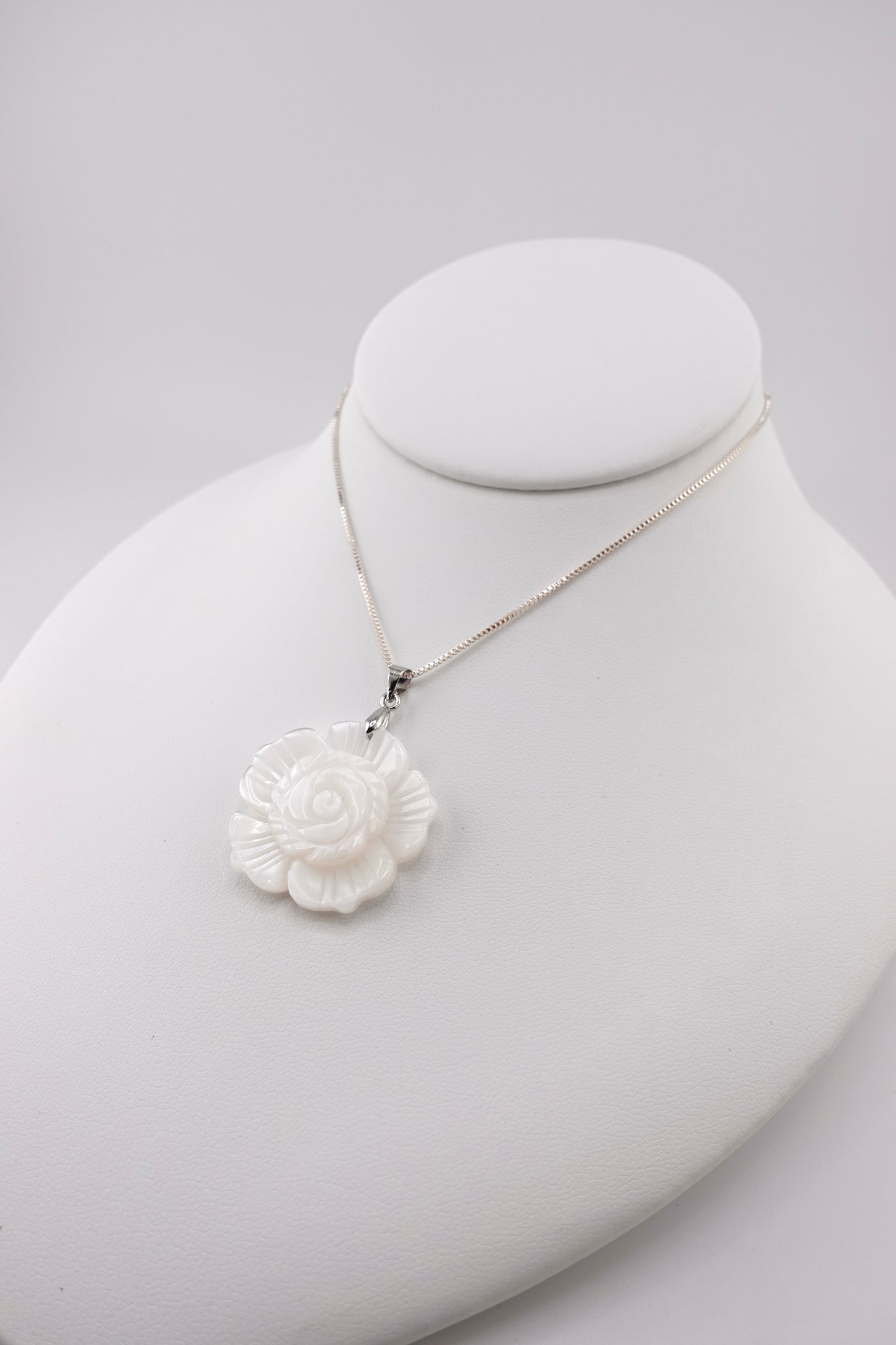 MOP rose necklace