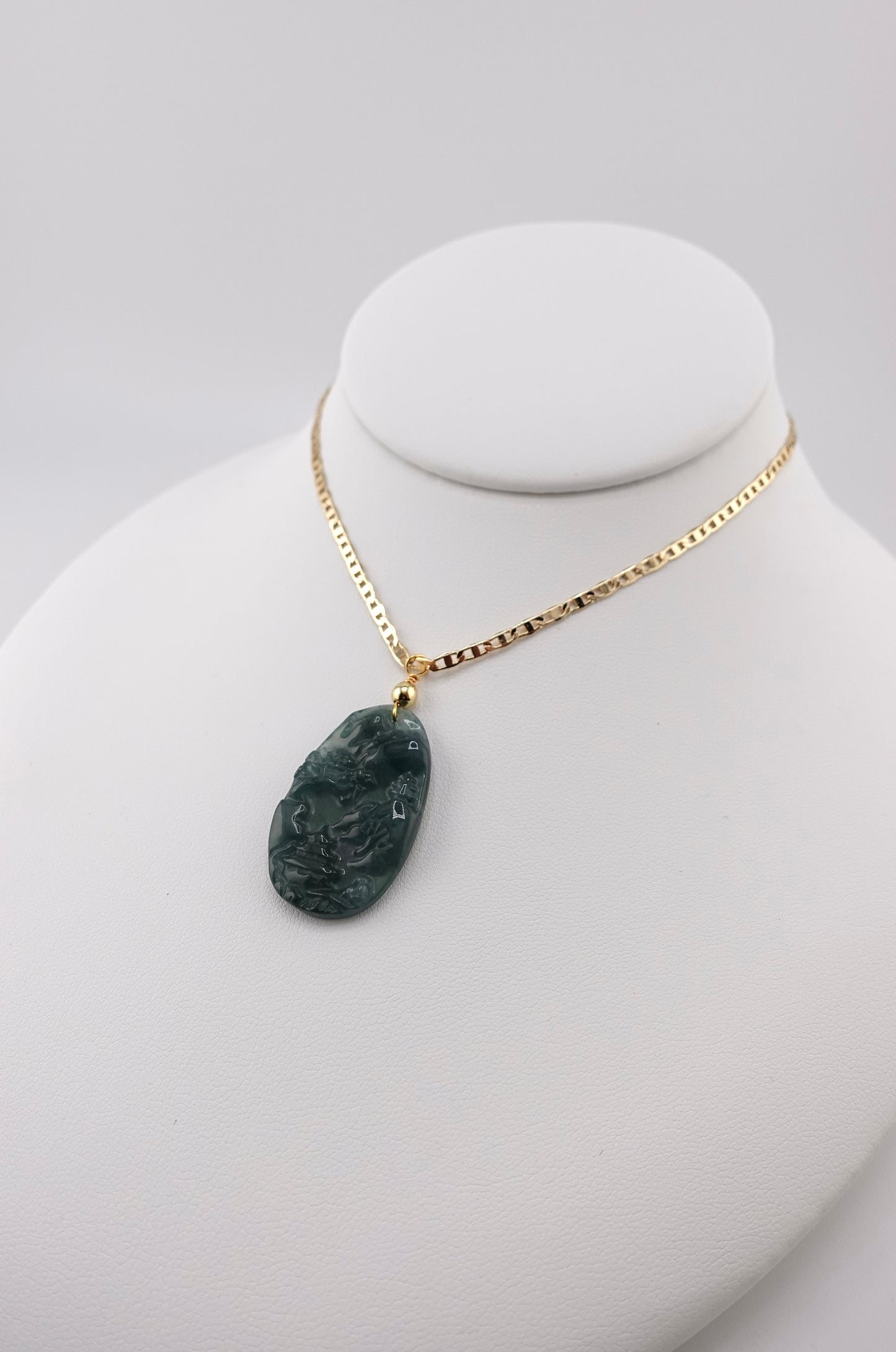 Scenic jade pendant necklace