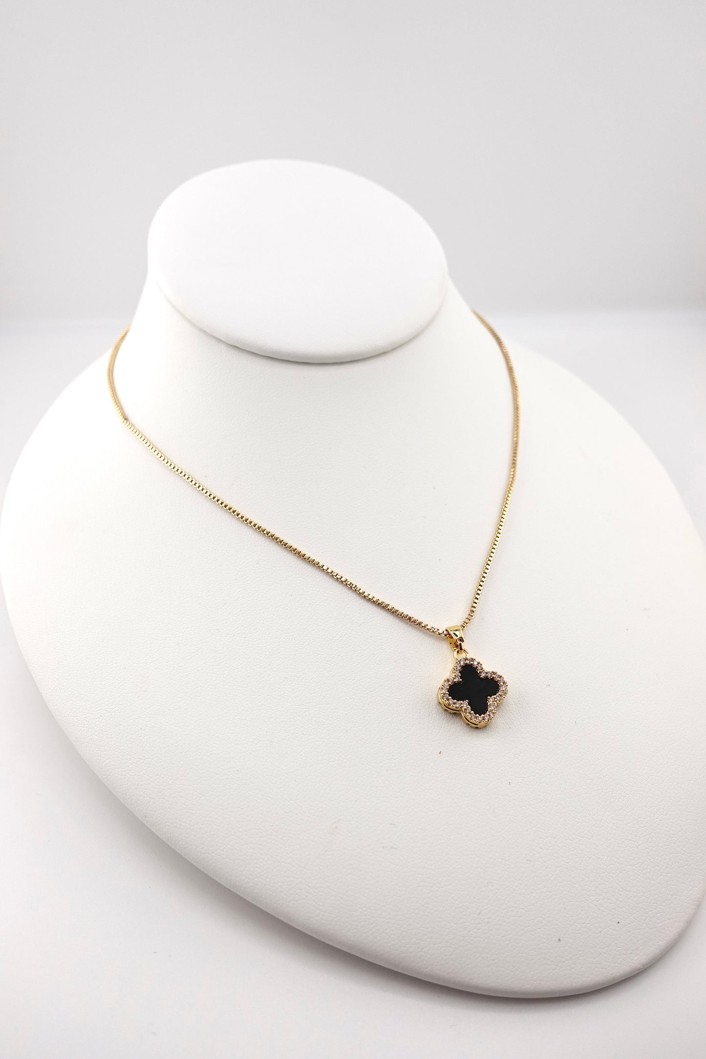 Reversible clover stacker necklace