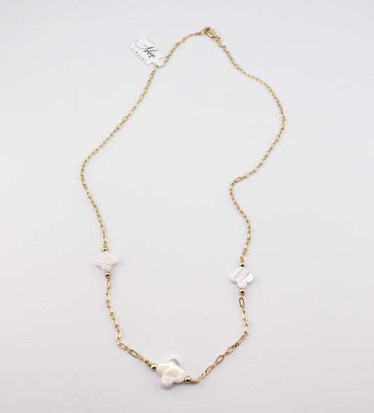 Mother of Pearl clover necklace