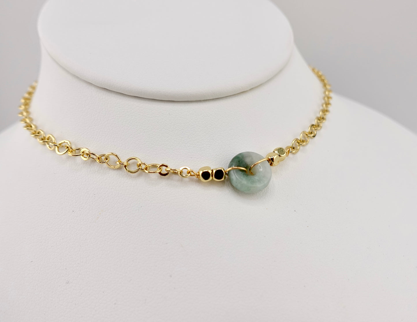Halo choker